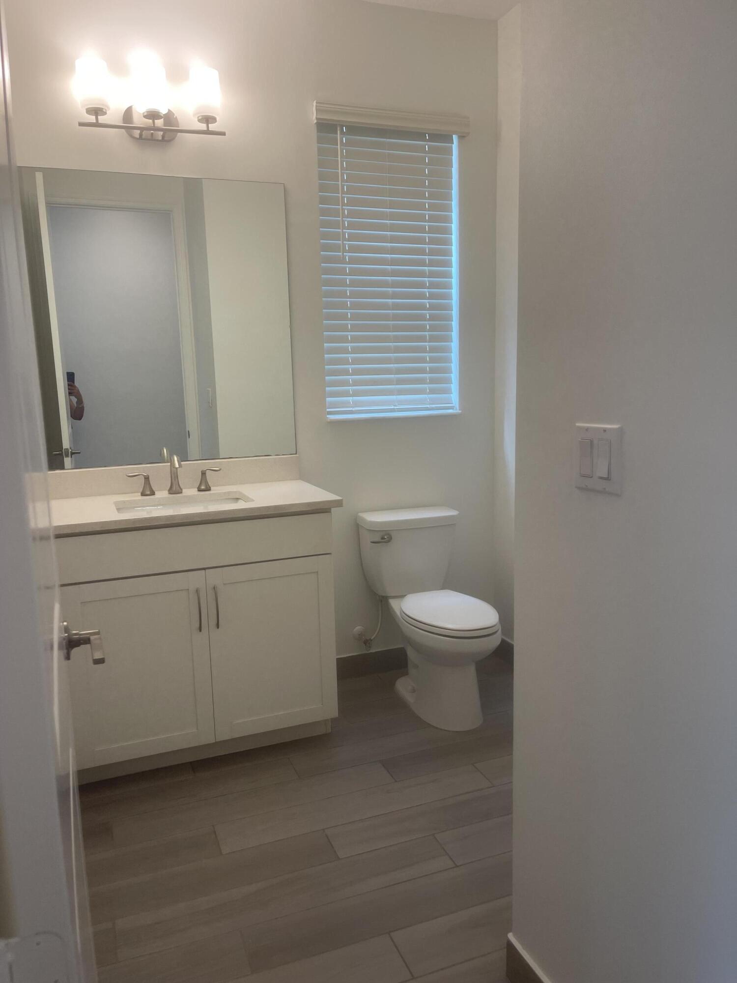 CRYSTAL LAKE 1ST SEC - Residential Lease