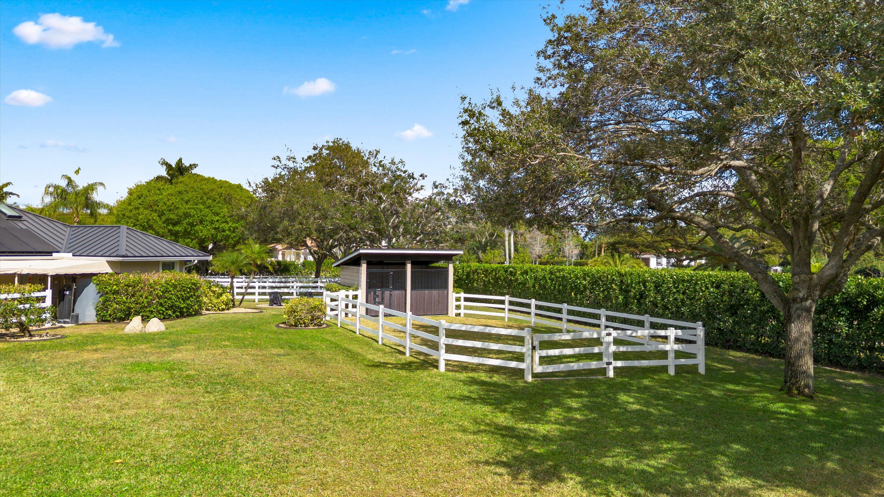 PADDOCK PARK 2 OF WELLINGTON - Residential