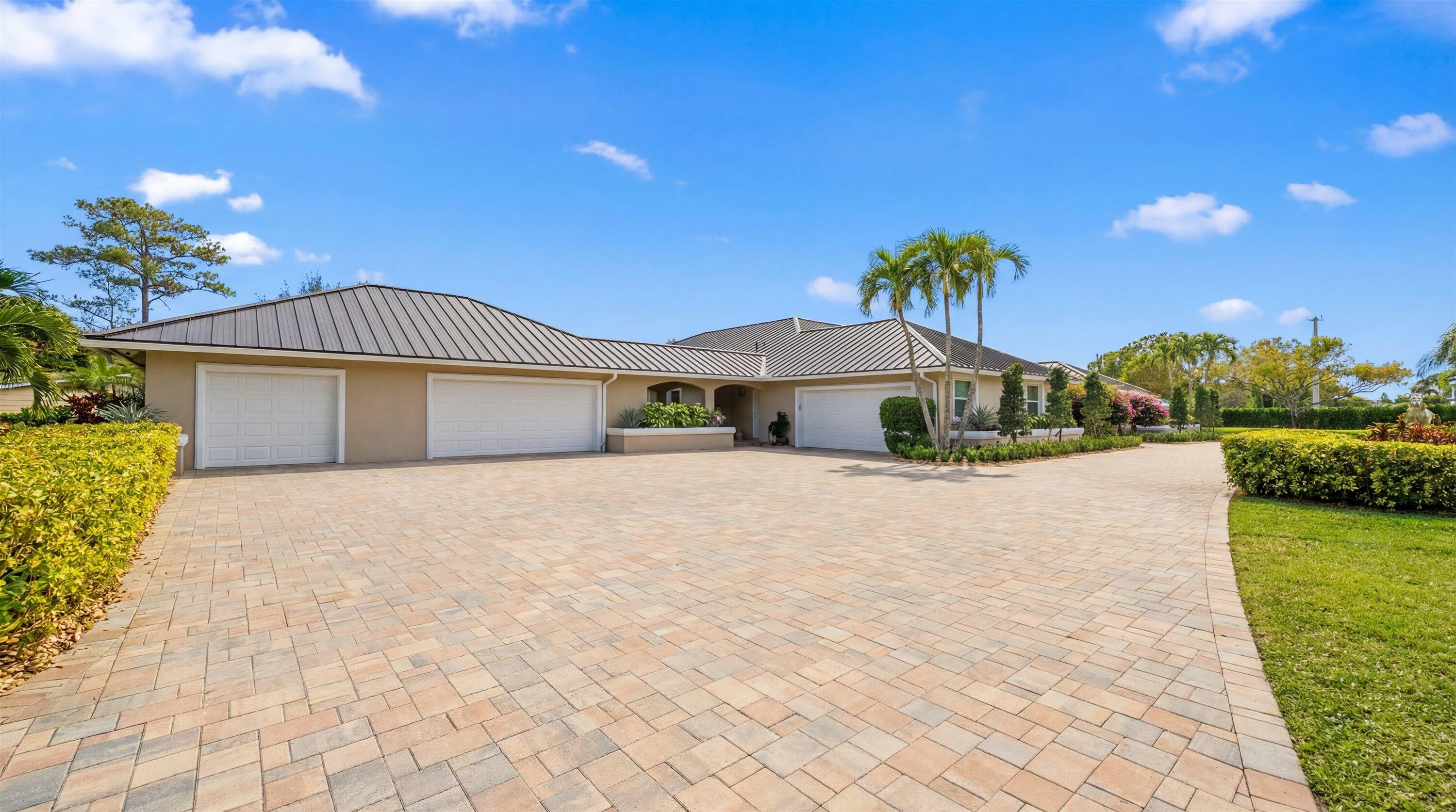 PADDOCK PARK 2 OF WELLINGTON - Residential