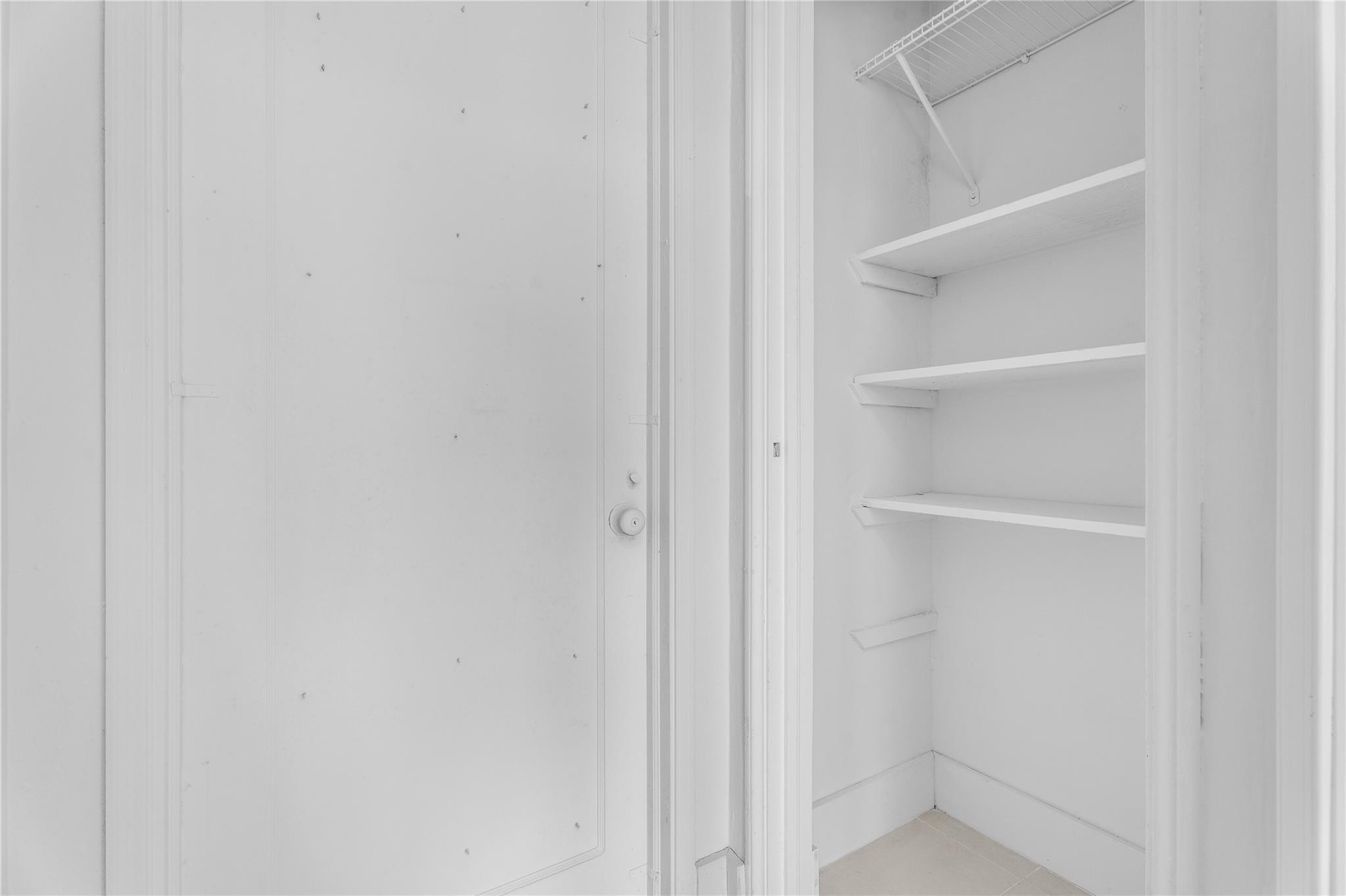 Hollywood Beach 1-27 B - Residential Lease