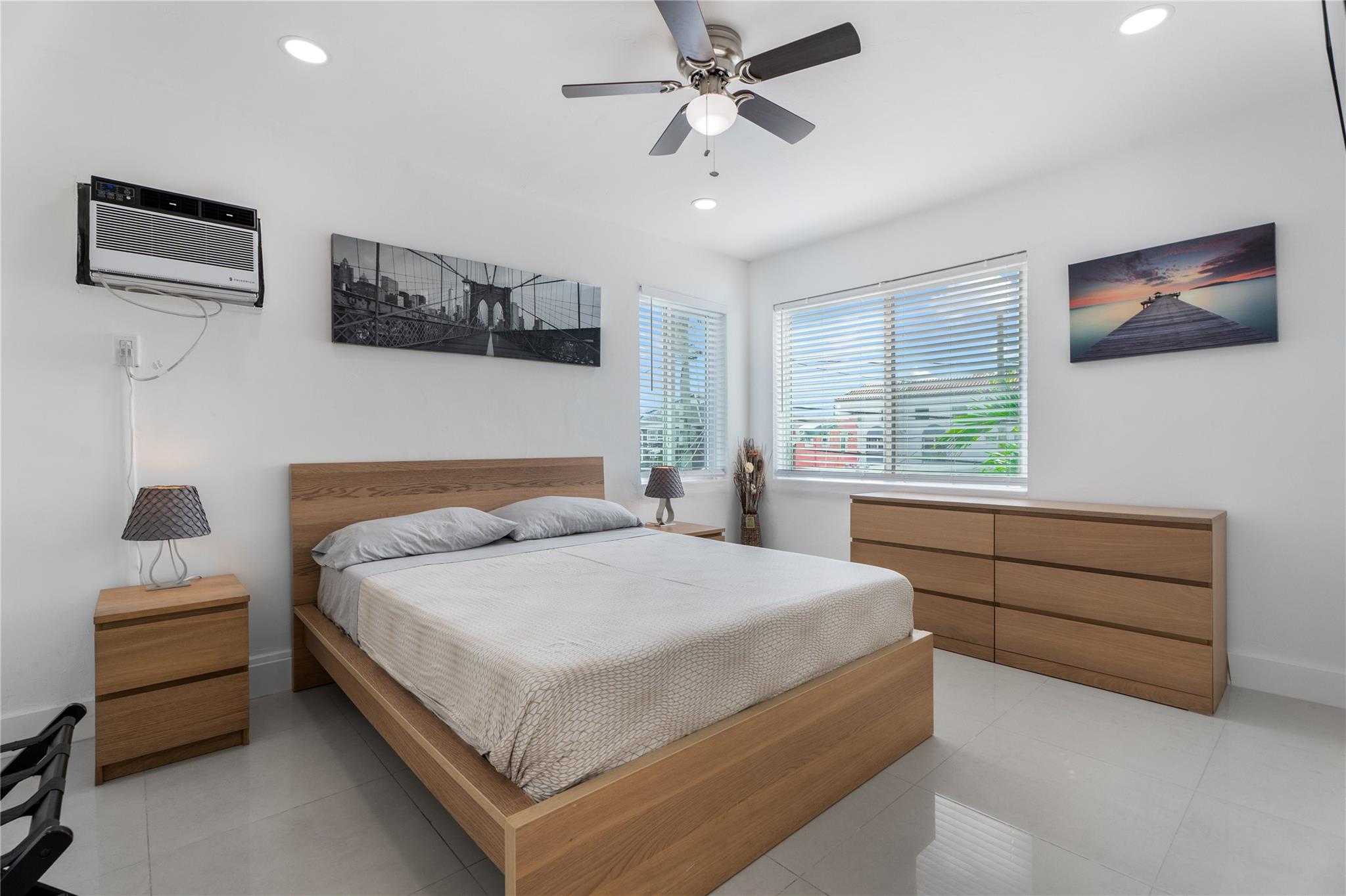 Hollywood Beach 1-27 B - Residential Lease