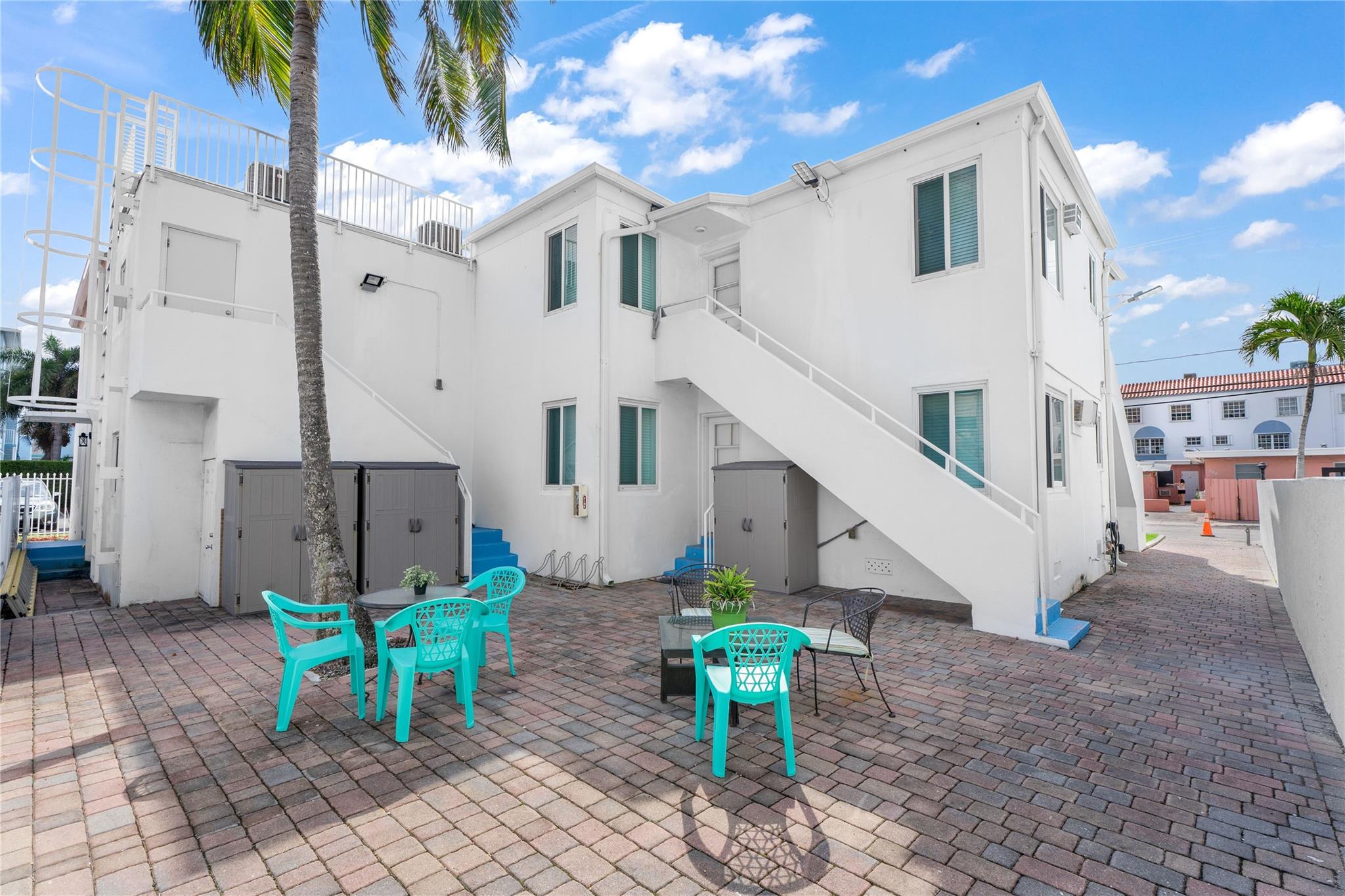 Hollywood Beach 1-27 B - Residential Lease