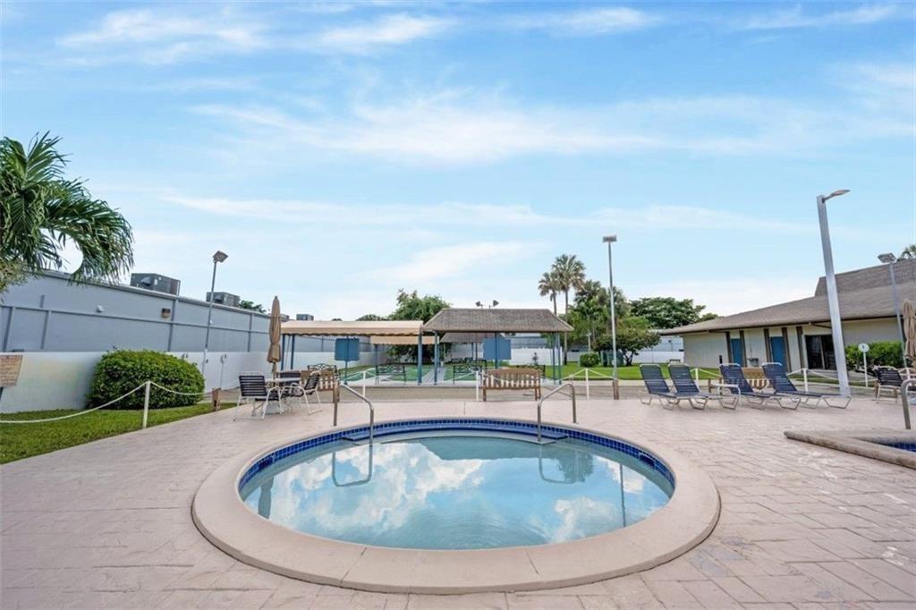 Ravenswood North 108-45 B - Residential