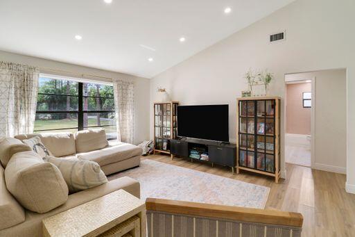 10799 157th Street N