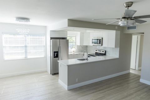 271 Fanshaw G Boca Raton FL 33434