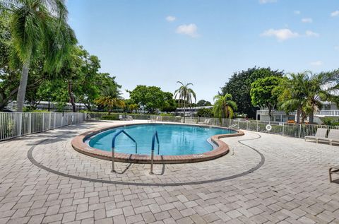 Tiny photo for 2049 Ventnor O Crescent #2049, Deerfield Beach, FL 33442 (MLS # B26048186)