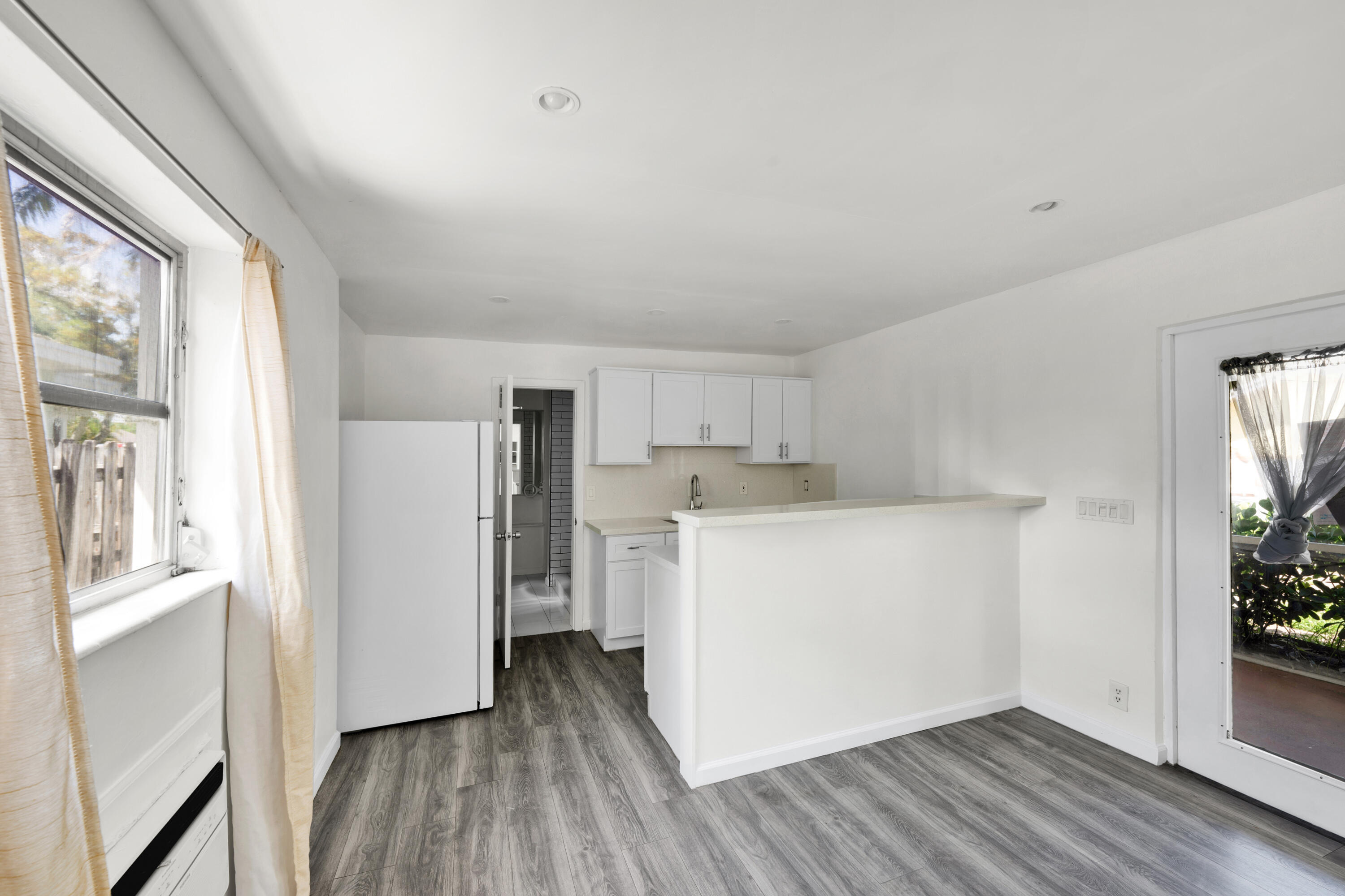 132 E Central Boulevard #2