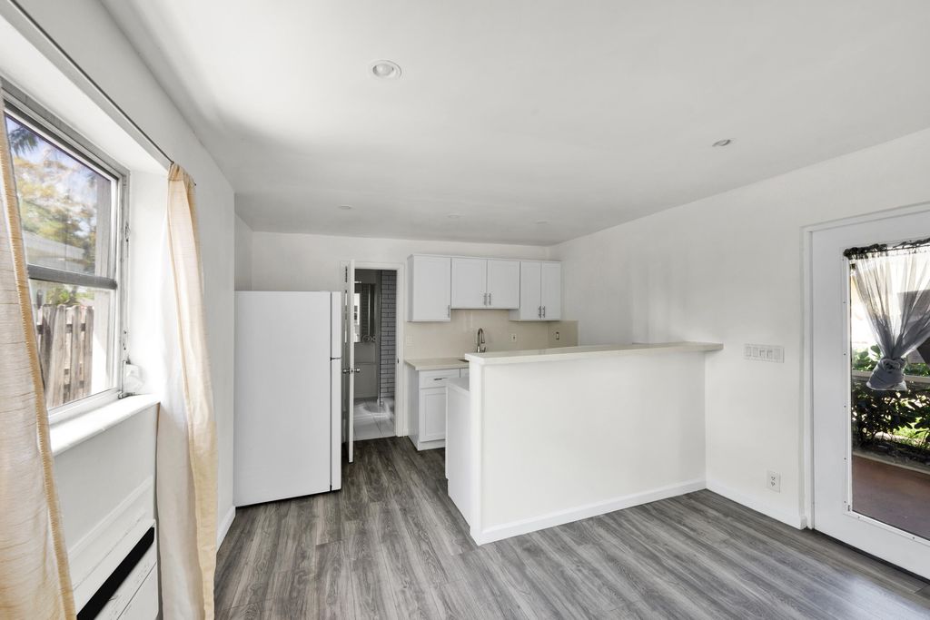 Photo of 132 E Central Boulevard #2, Lantana, FL 33462 (MLS # B26011002)