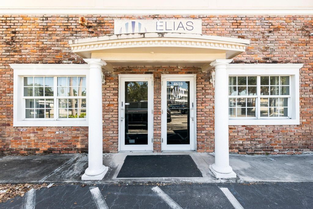 Photo of 4610 N Federal Highway, Fort Lauderdale, FL 33308 (MLS # F10494564)