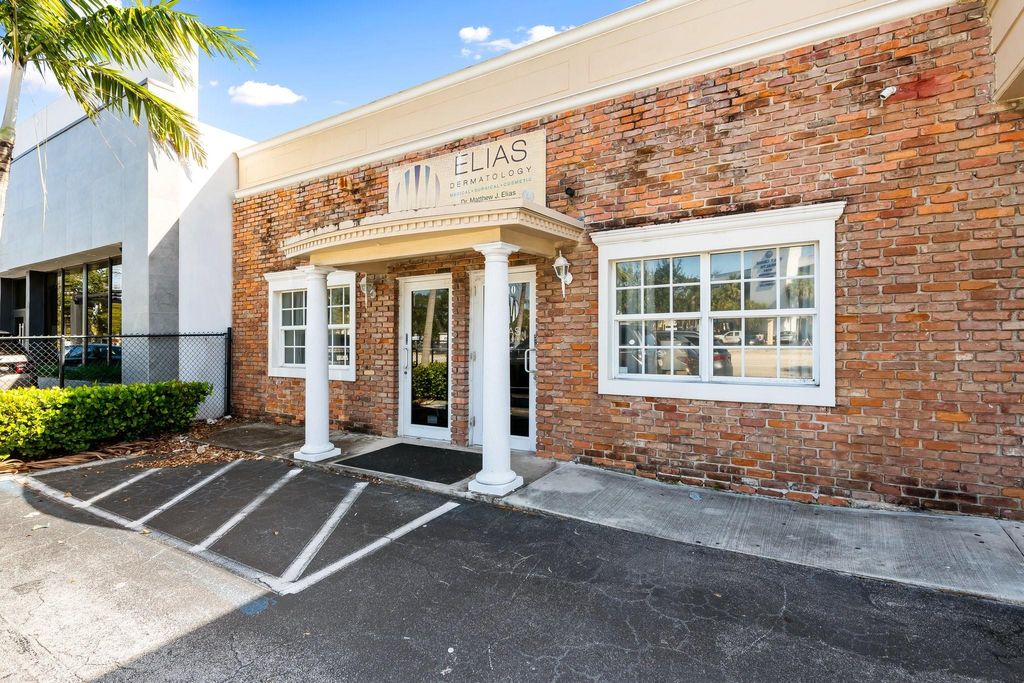 Photo of 4610 N Federal Highway, Fort Lauderdale, FL 33308 (MLS # F10494564)