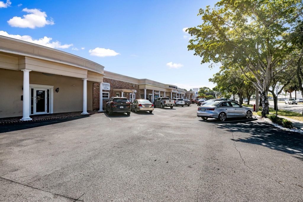 Photo of 4610 N Federal Highway, Fort Lauderdale, FL 33308 (MLS # F10494564)