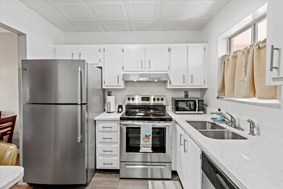 WATERWAY CLUB - Residential Lease