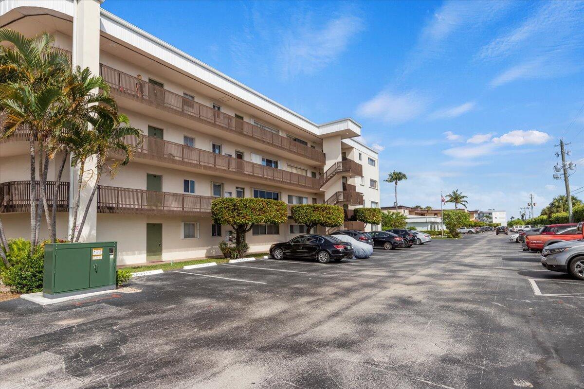 WATERWAY CLUB - Residential Lease