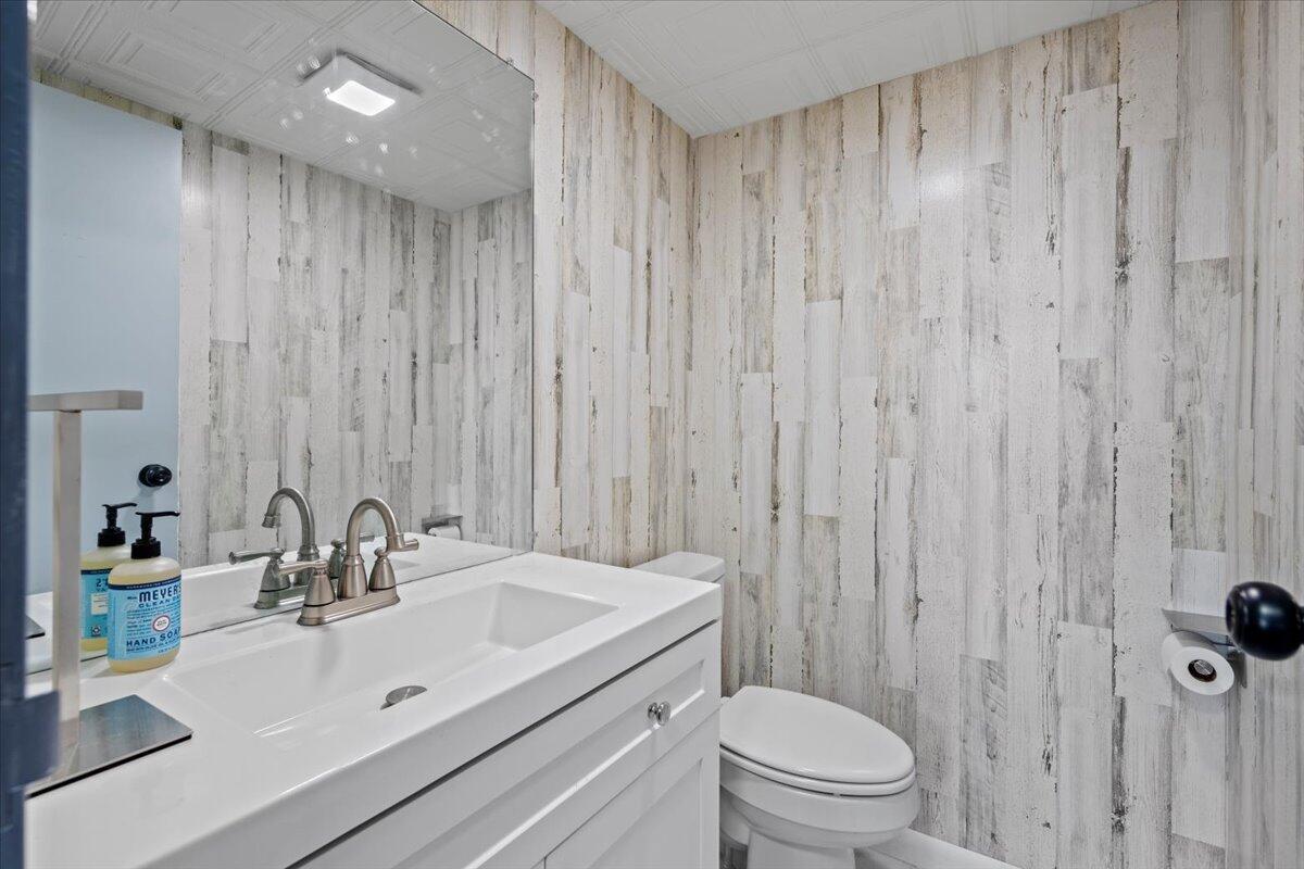 WATERWAY CLUB - Residential Lease