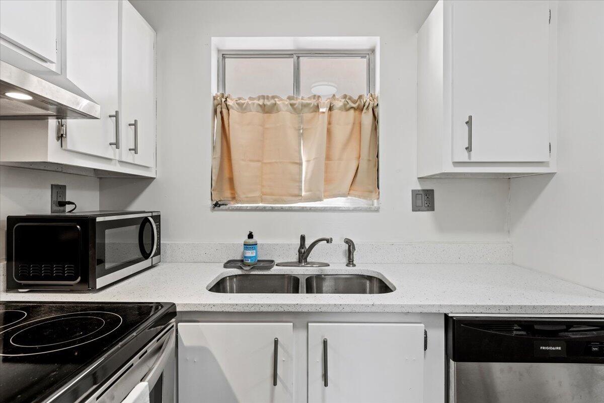 WATERWAY CLUB - Residential Lease