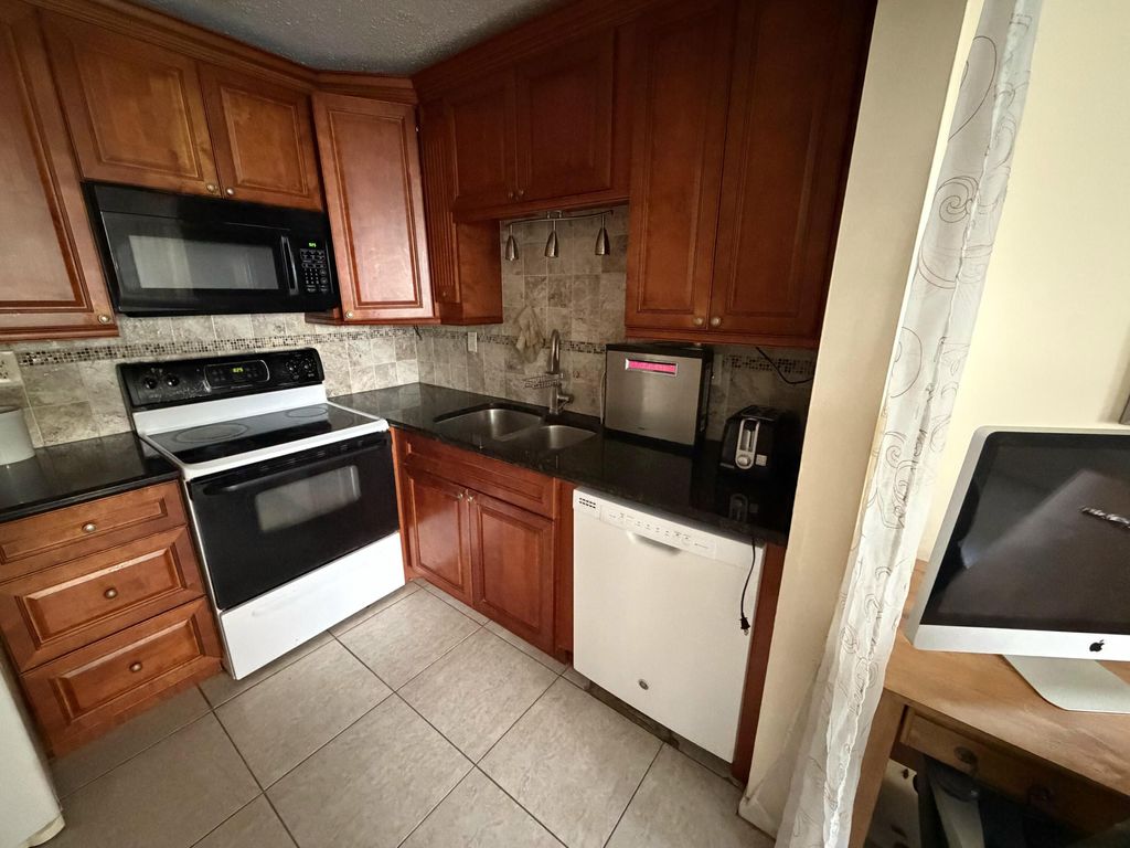 Photo of 7 Flanders A, Delray Beach, FL 33484 (MLS # R11151260)