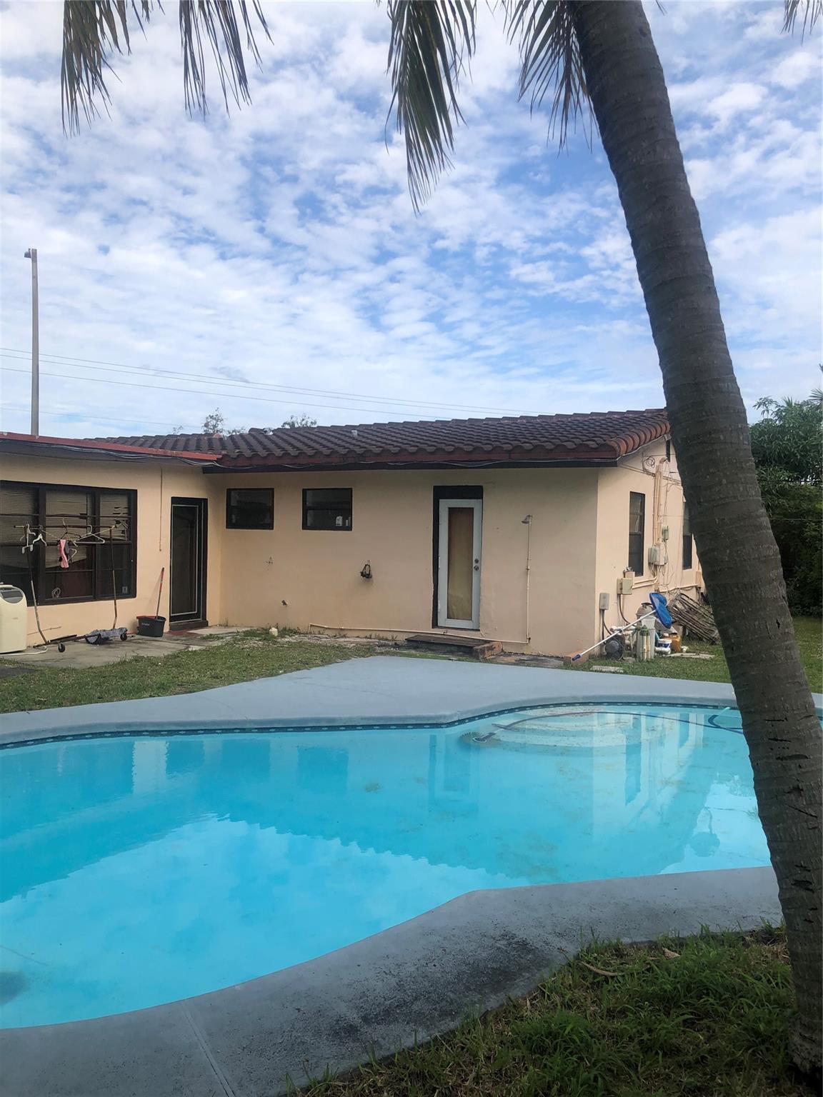 Lauderdale Villas 29-37 B - Residential