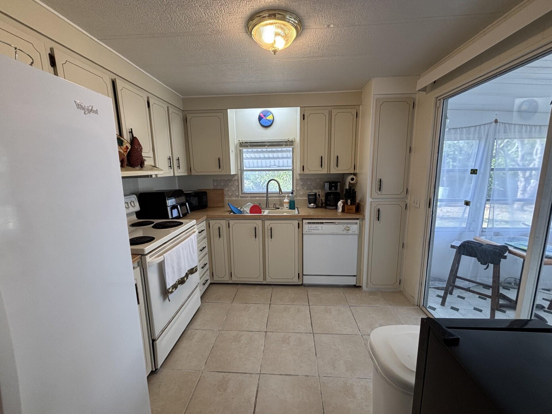 MARALAGO CAY - Residential