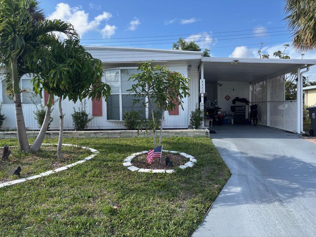 Photo of 4257 1st Ct, Lot 84 Ct, Lake Worth, FL 33462 (MLS # R11088418)