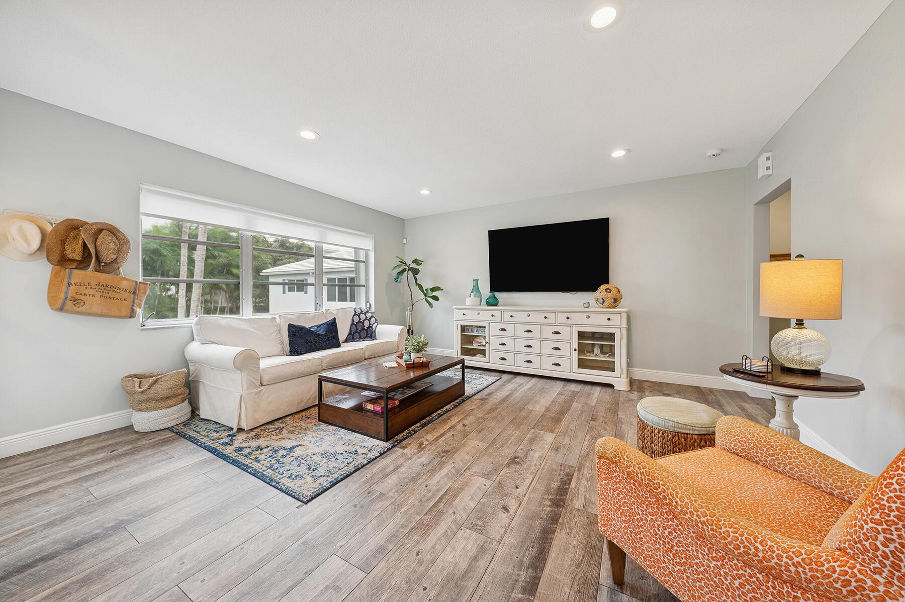 IMPERIAL MANOR CONDO - Residential