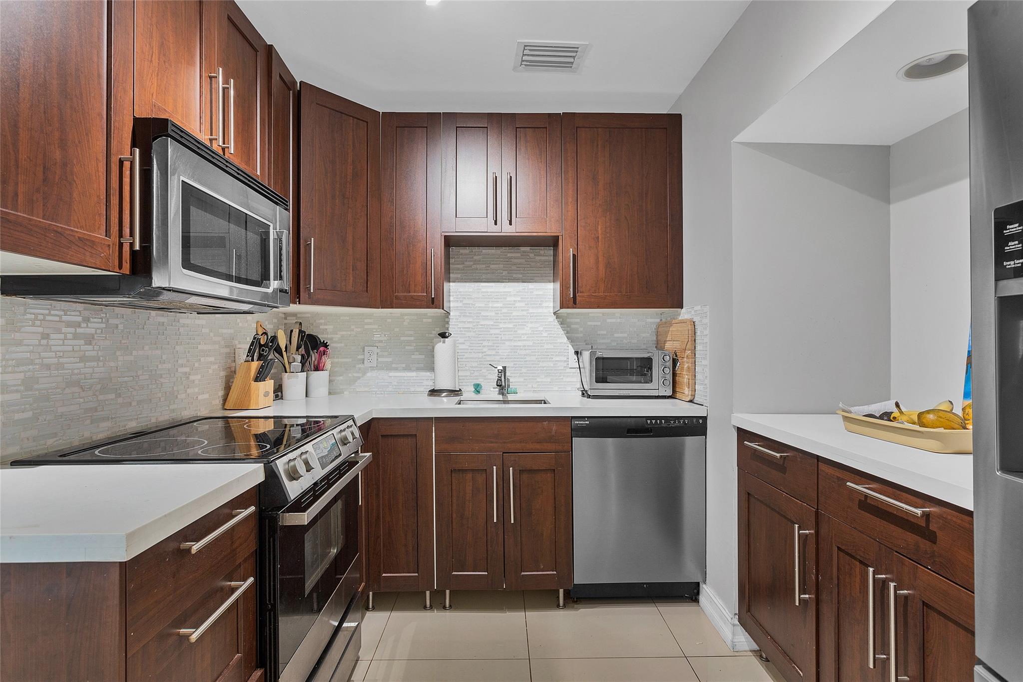 CROISSANT PARK SOUTH RIVE - Residential