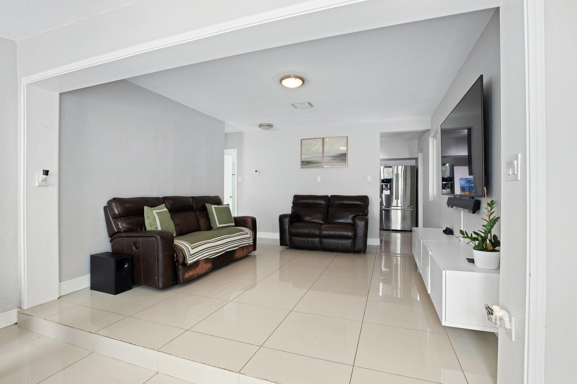 CROISSANT PARK SOUTH RIVE - Residential