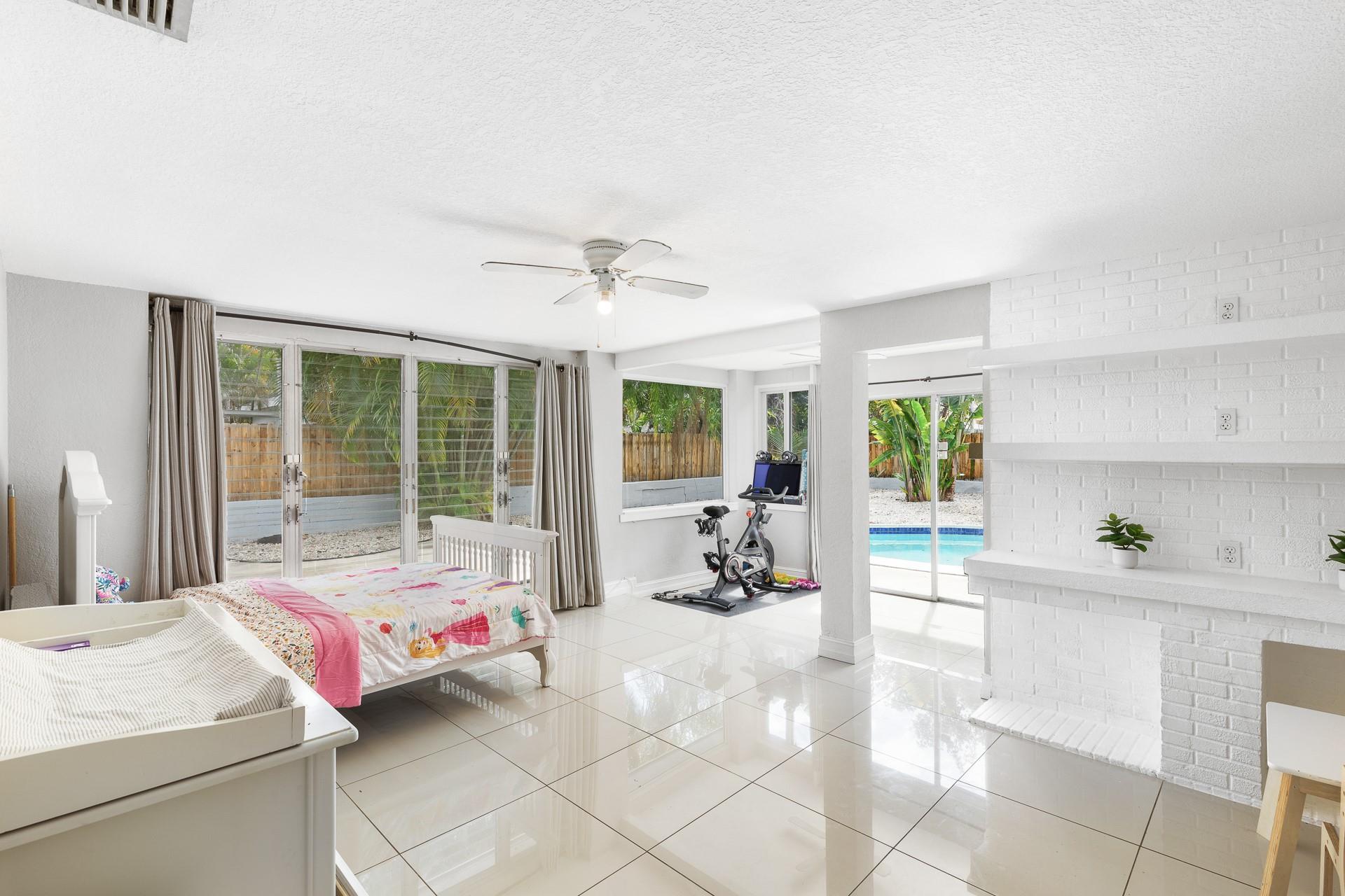 CROISSANT PARK SOUTH RIVE - Residential