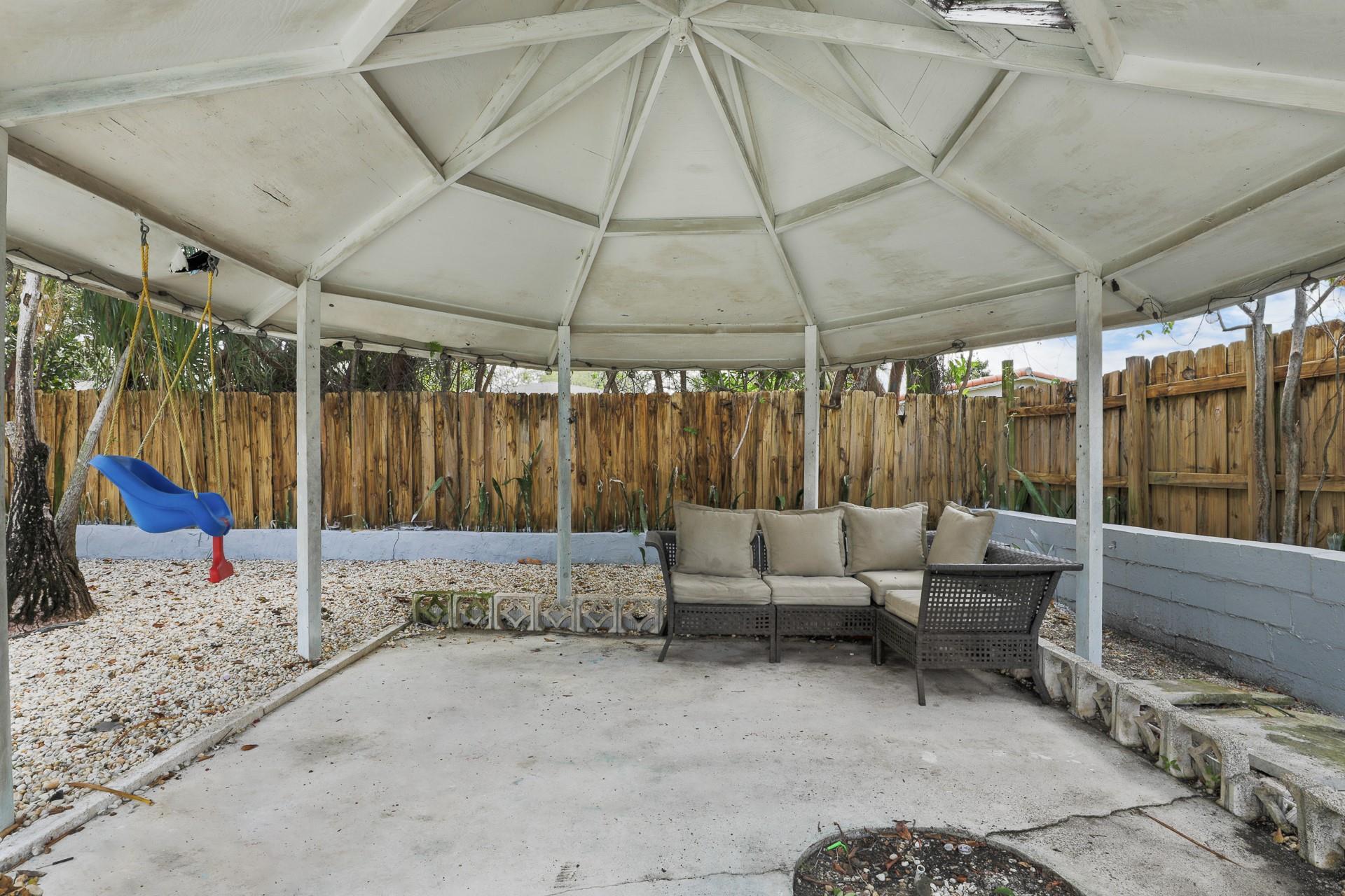 CROISSANT PARK SOUTH RIVE - Residential