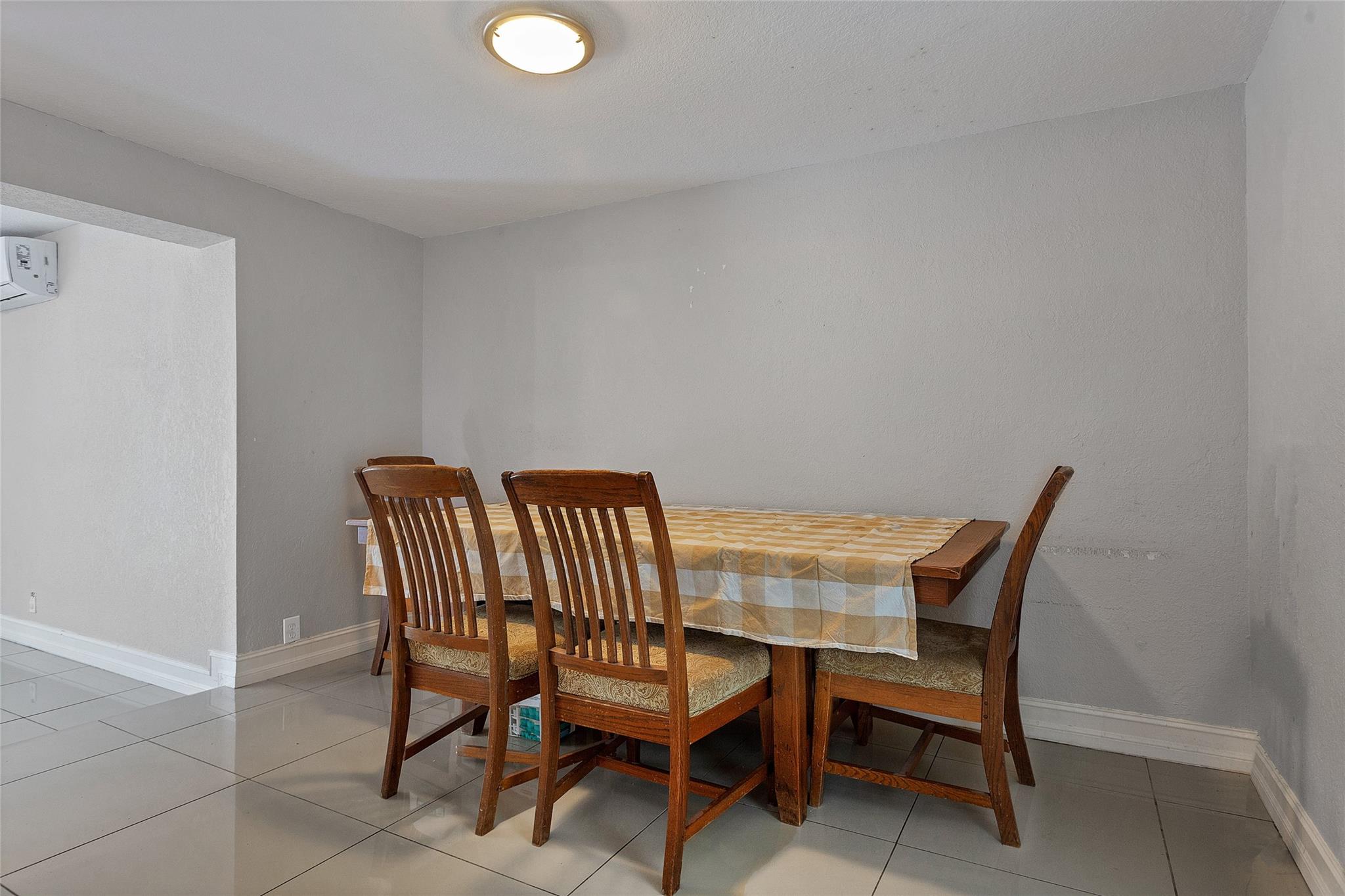 CROISSANT PARK SOUTH RIVE - Residential