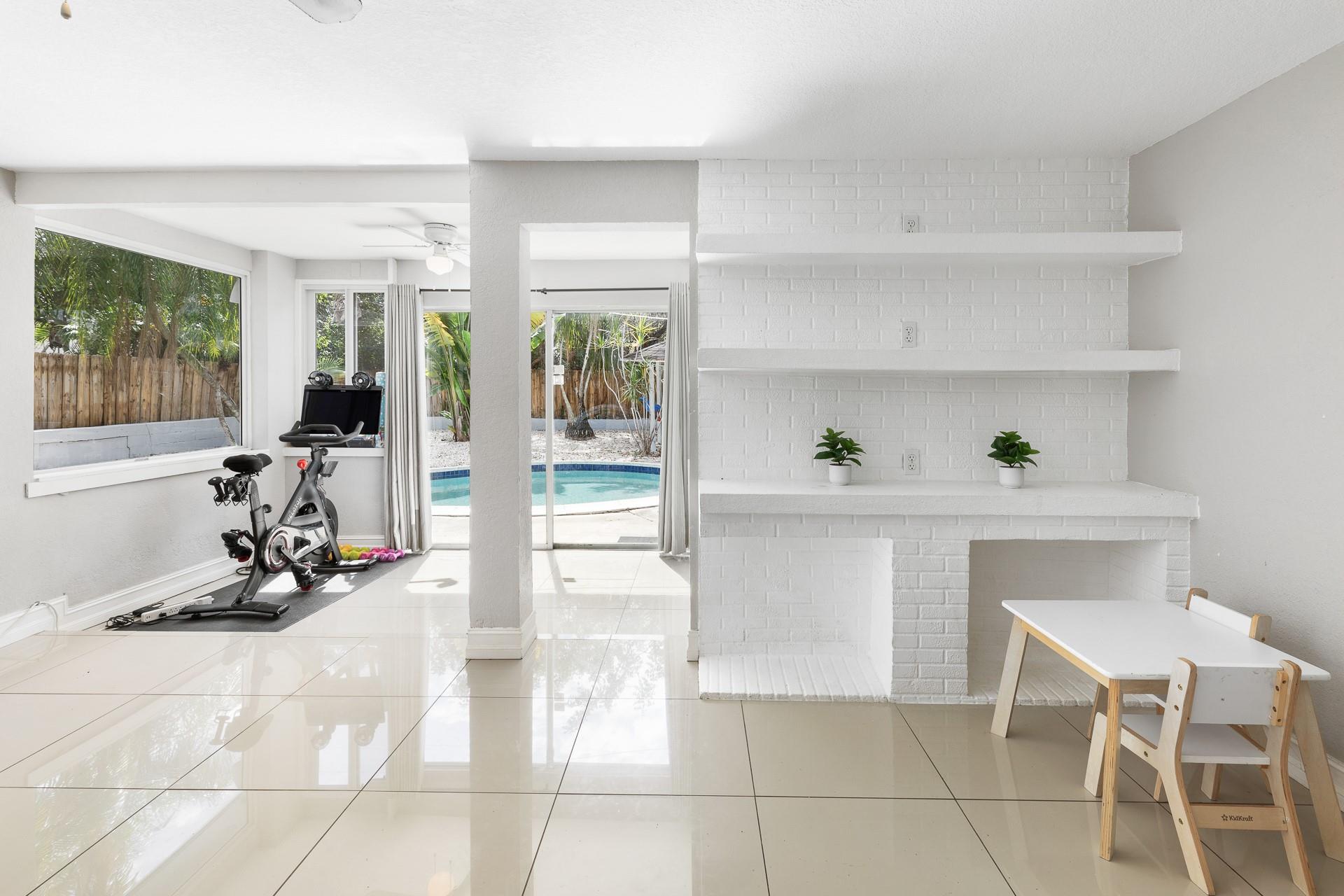 CROISSANT PARK SOUTH RIVE - Residential