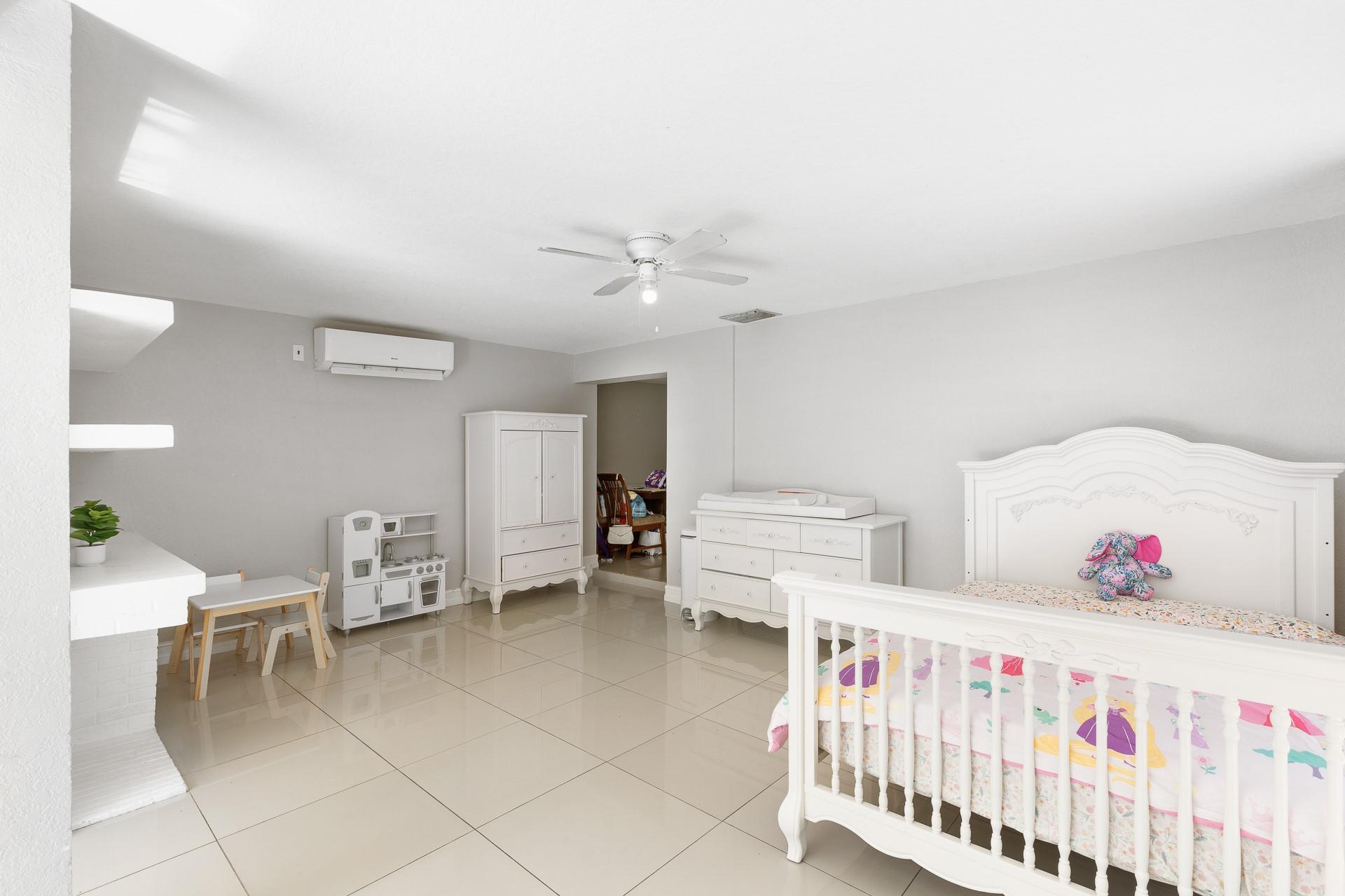 CROISSANT PARK SOUTH RIVE - Residential