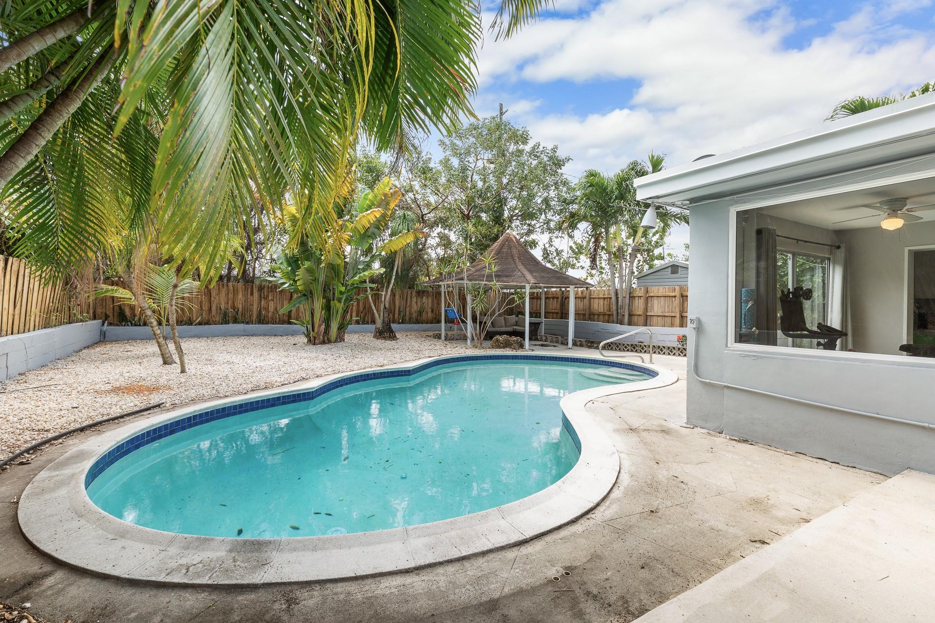 CROISSANT PARK SOUTH RIVE - Residential