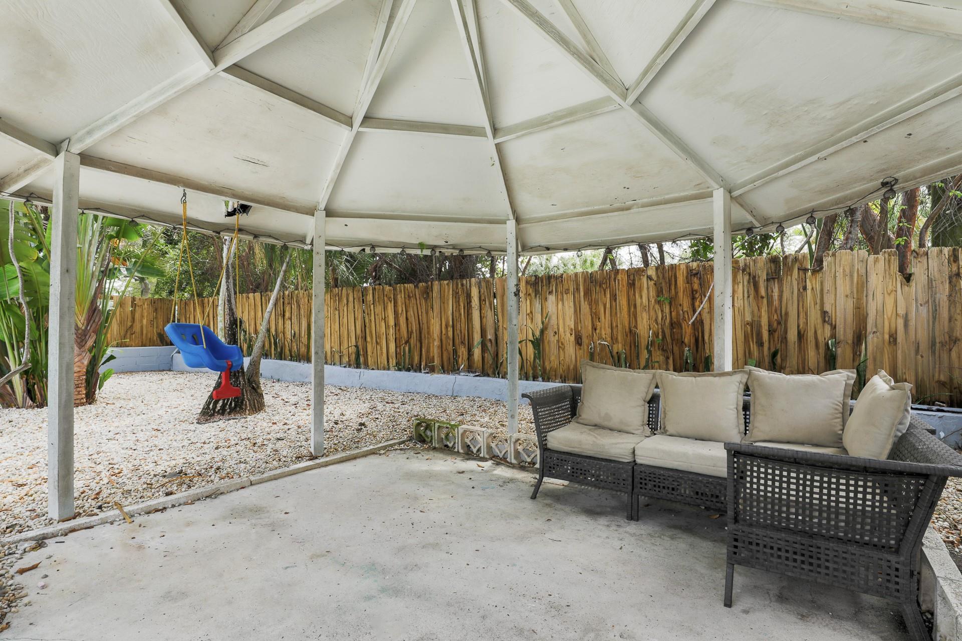 CROISSANT PARK SOUTH RIVE - Residential