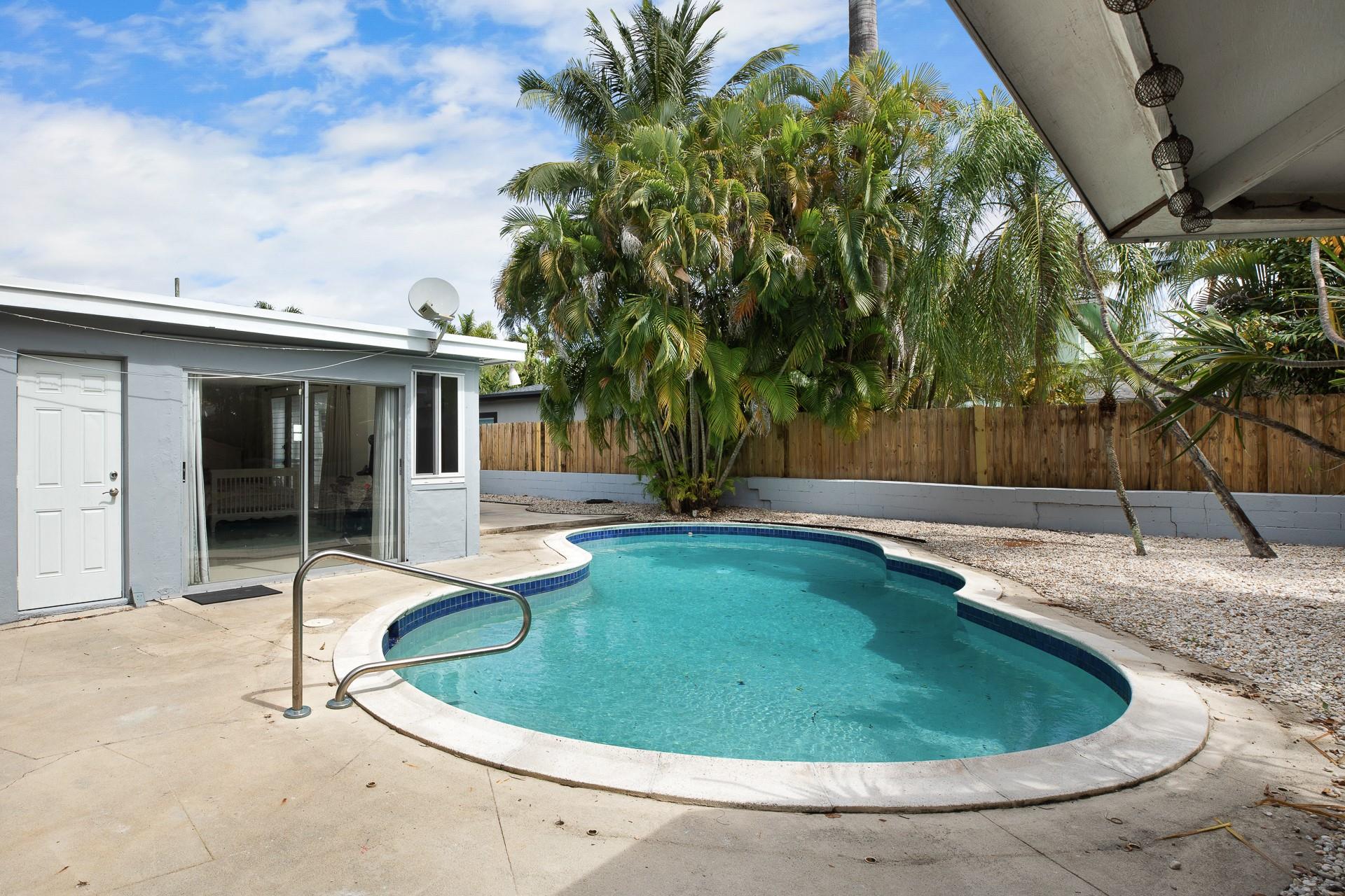 CROISSANT PARK SOUTH RIVE - Residential