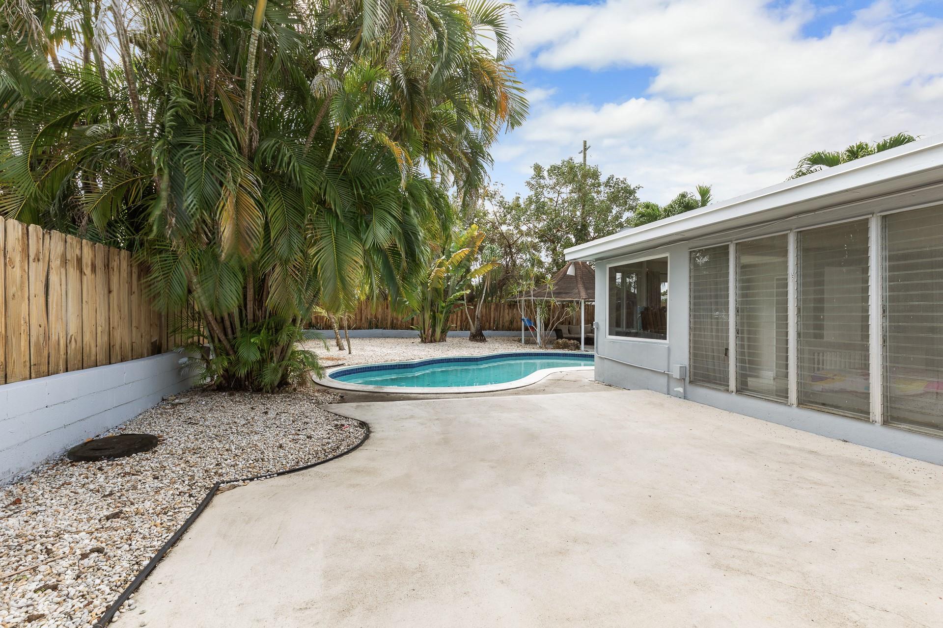 CROISSANT PARK SOUTH RIVE - Residential