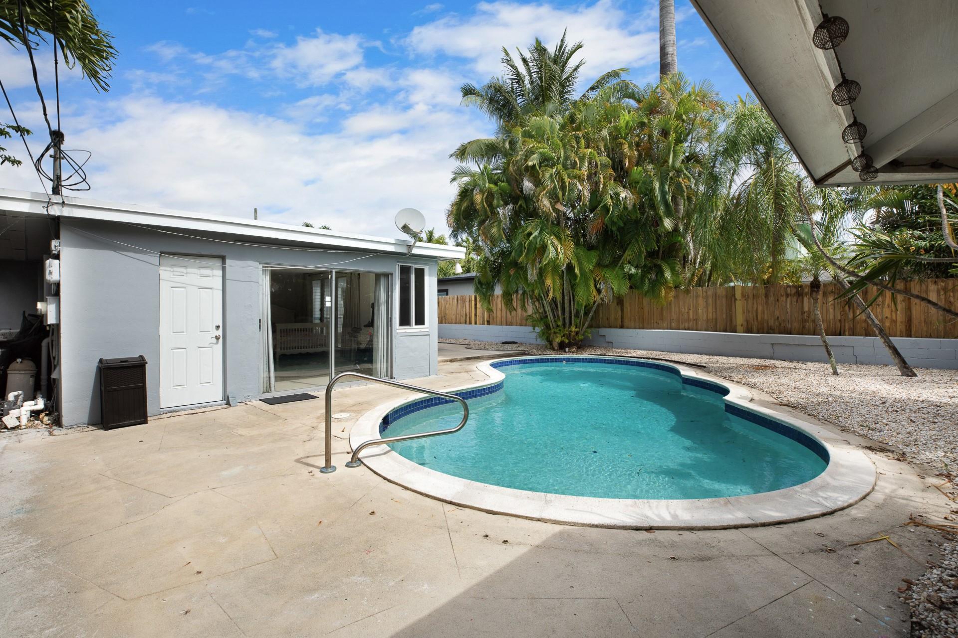 CROISSANT PARK SOUTH RIVE - Residential