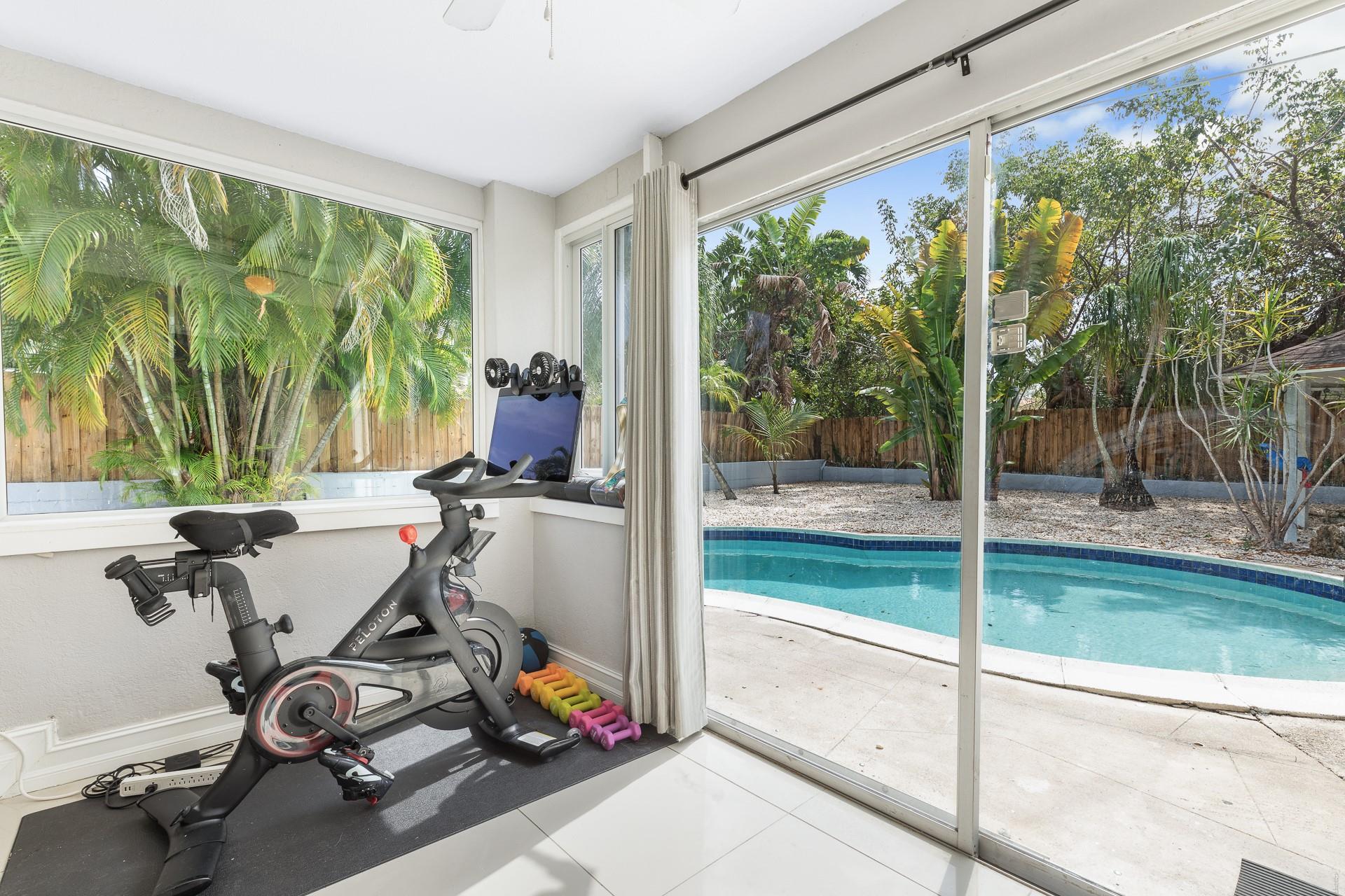 CROISSANT PARK SOUTH RIVE - Residential