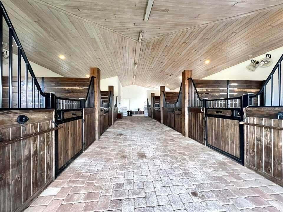 PADDOCK PARK 2 OF WELLING - Residential