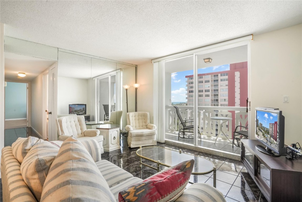 3113 S Ocean Drive 1008
