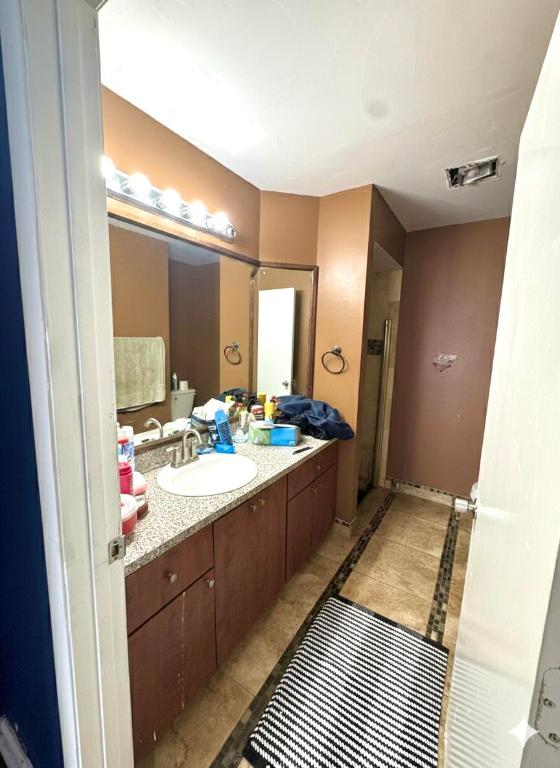 LAKESIDE GREEN PL 5 - Residential