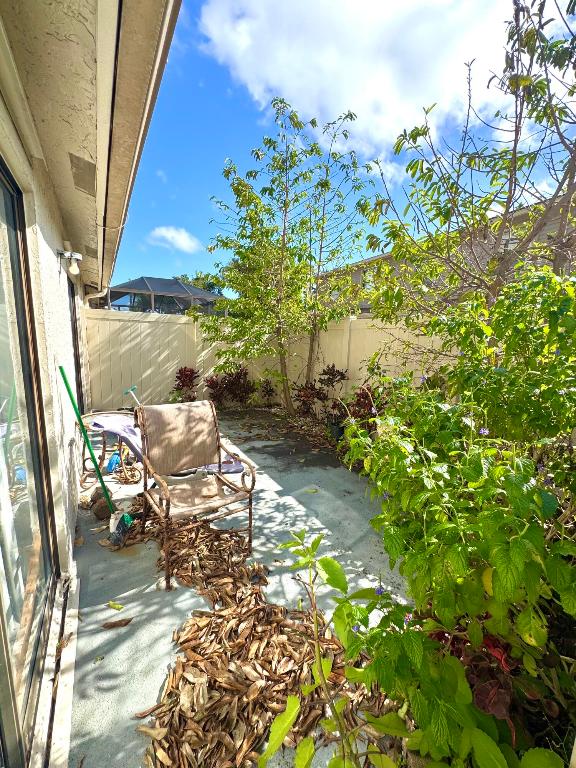 LAKESIDE GREEN PL 5 - Residential