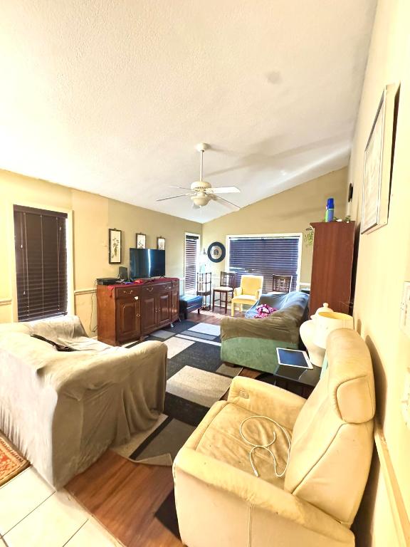 LAKESIDE GREEN PL 5 - Residential