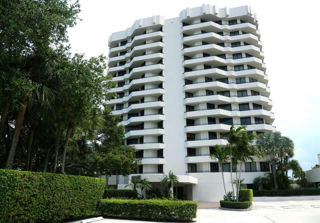 Photo of 3322 Casseekey Island Road #502, Jupiter, FL 33477 (MLS # R10761317)