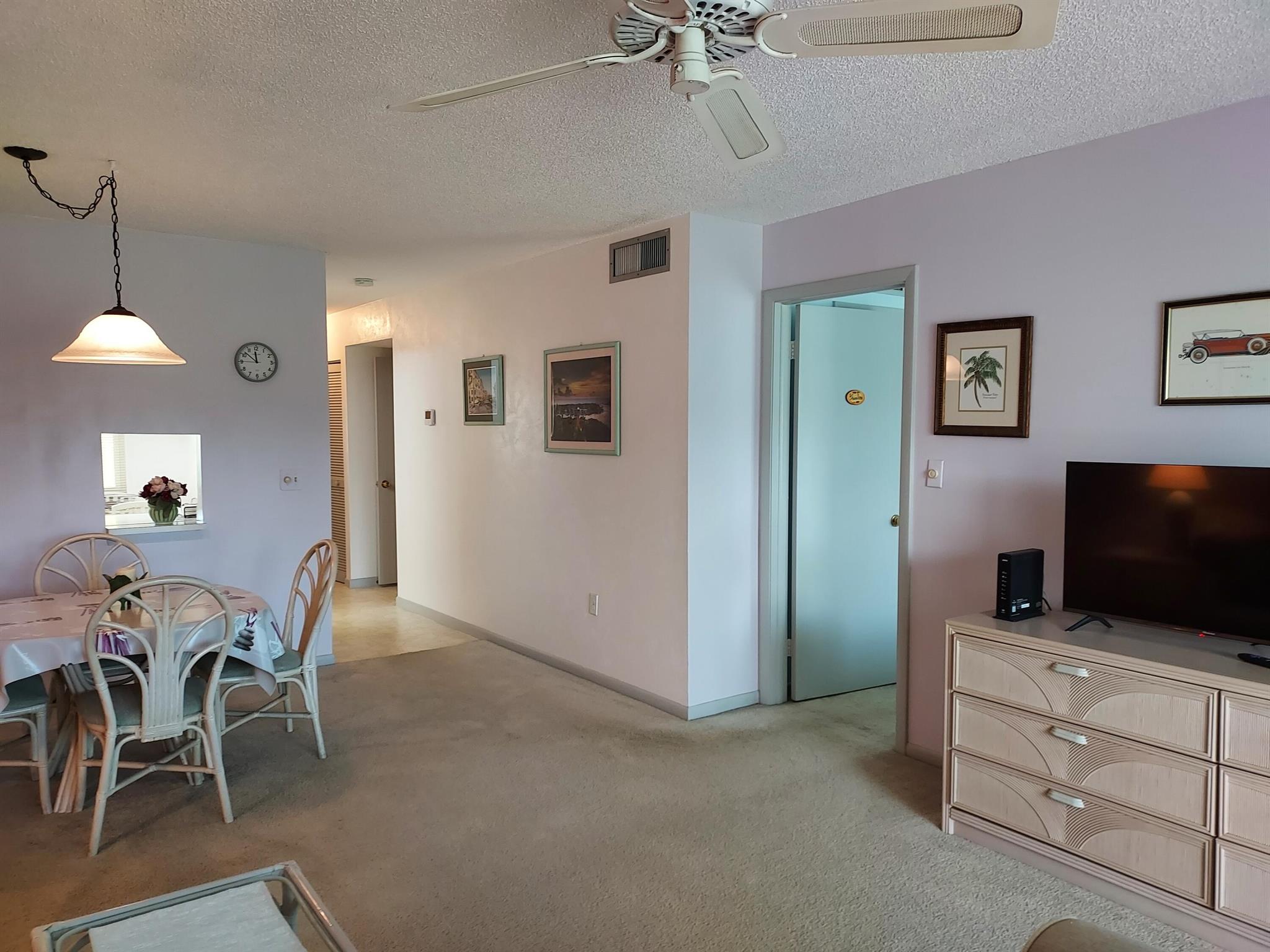 VILLAS ON THE GREEN CONDO - Residential Lease