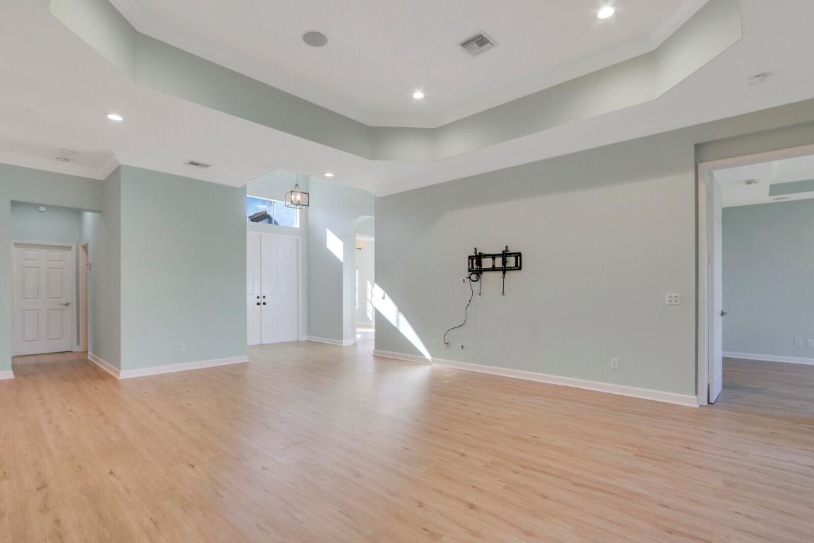 GREENBRIER - Residential