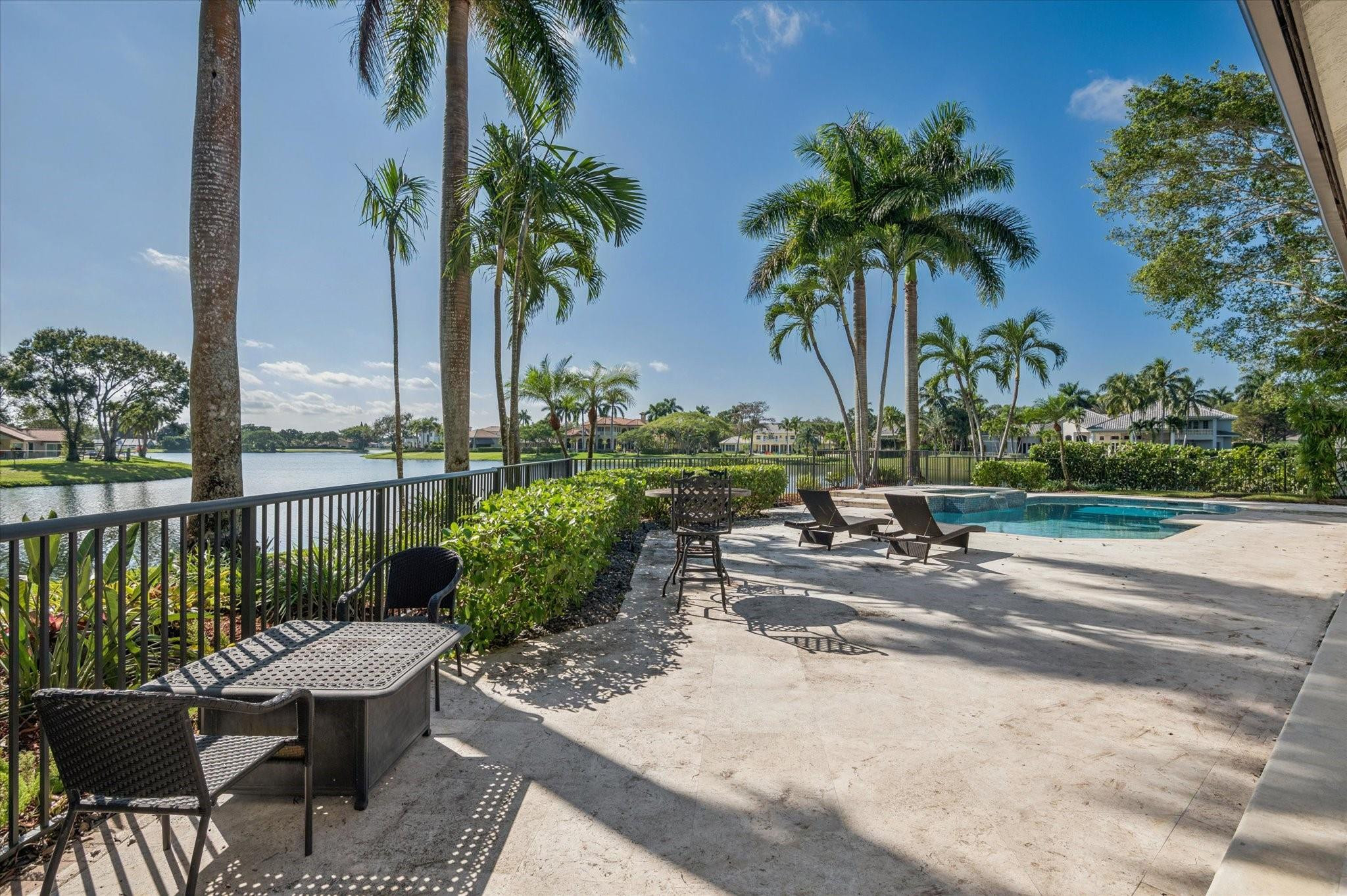 PARKLAND LAKES - Residential