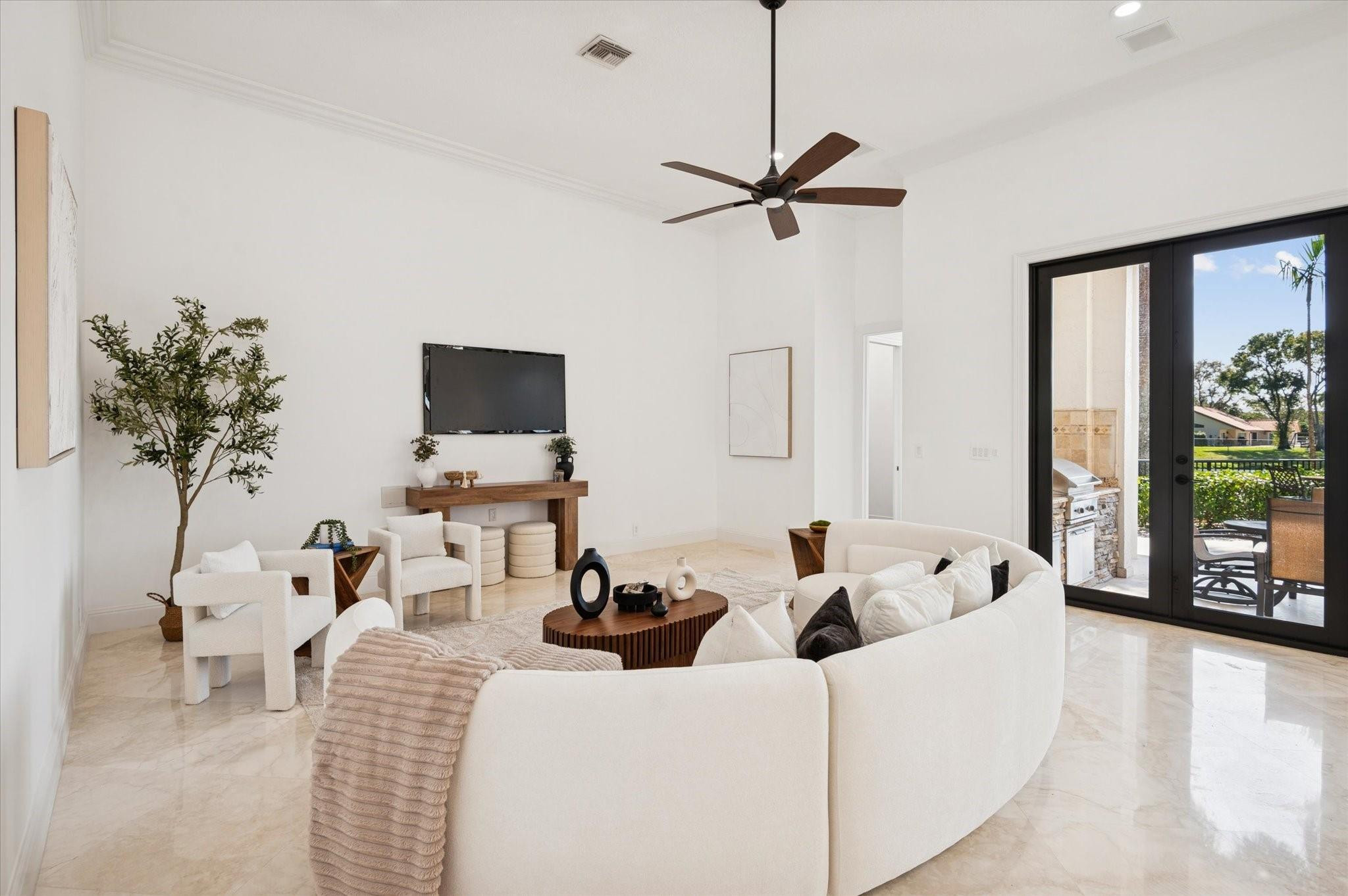 PARKLAND LAKES - Residential