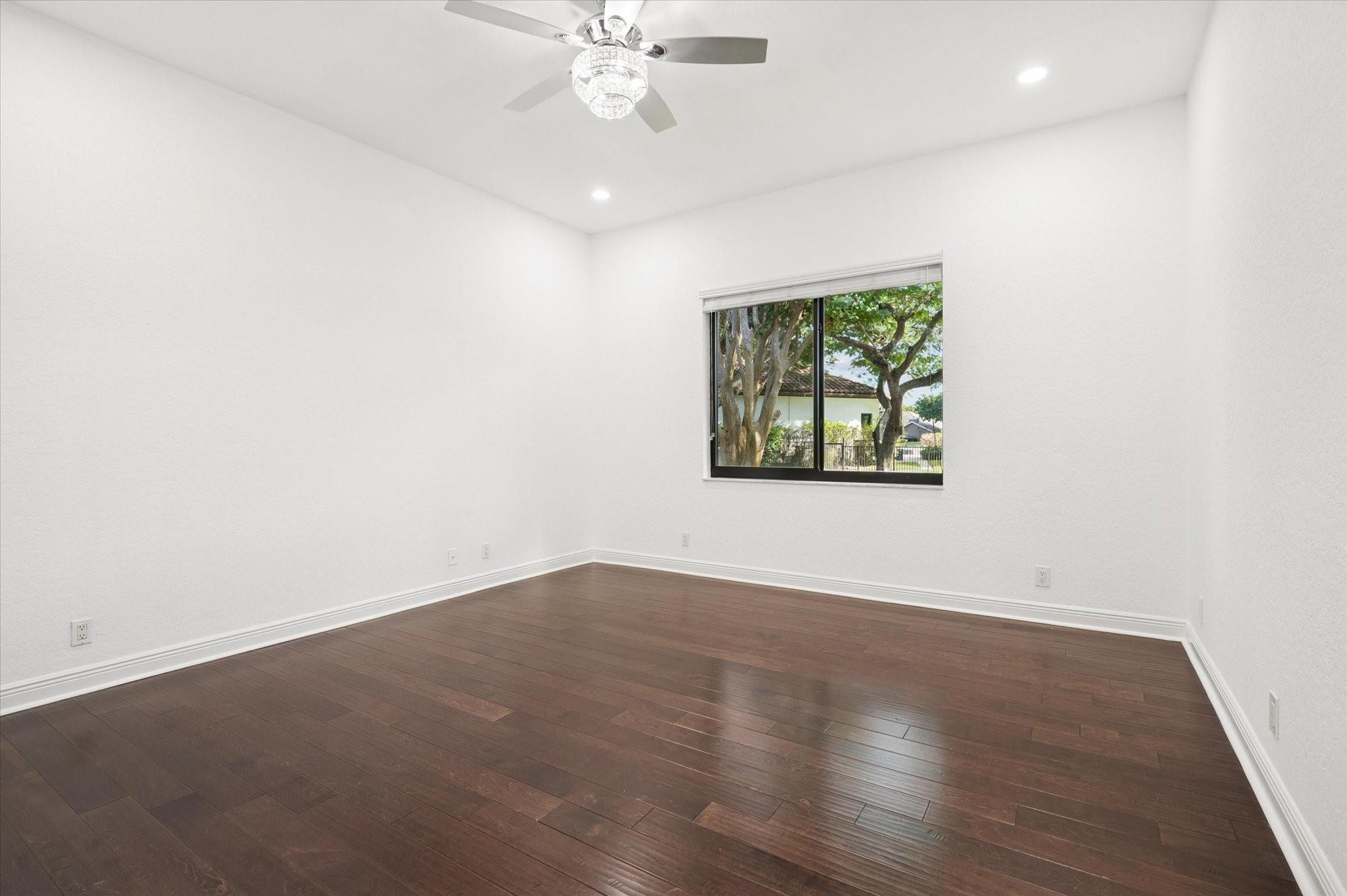 PARKLAND LAKES - Residential