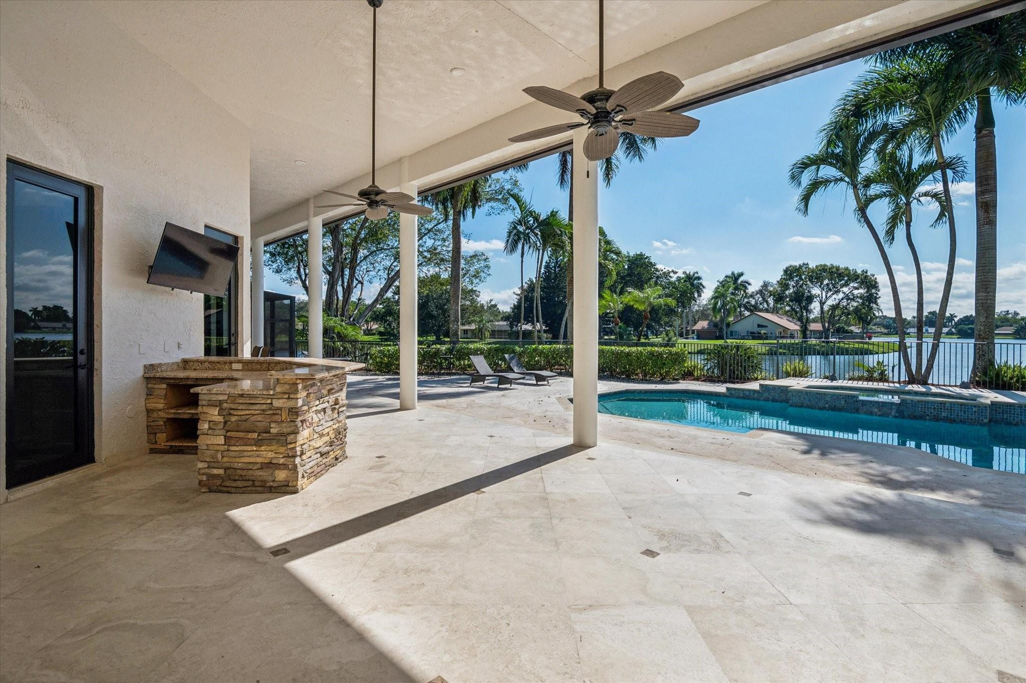 PARKLAND LAKES - Residential