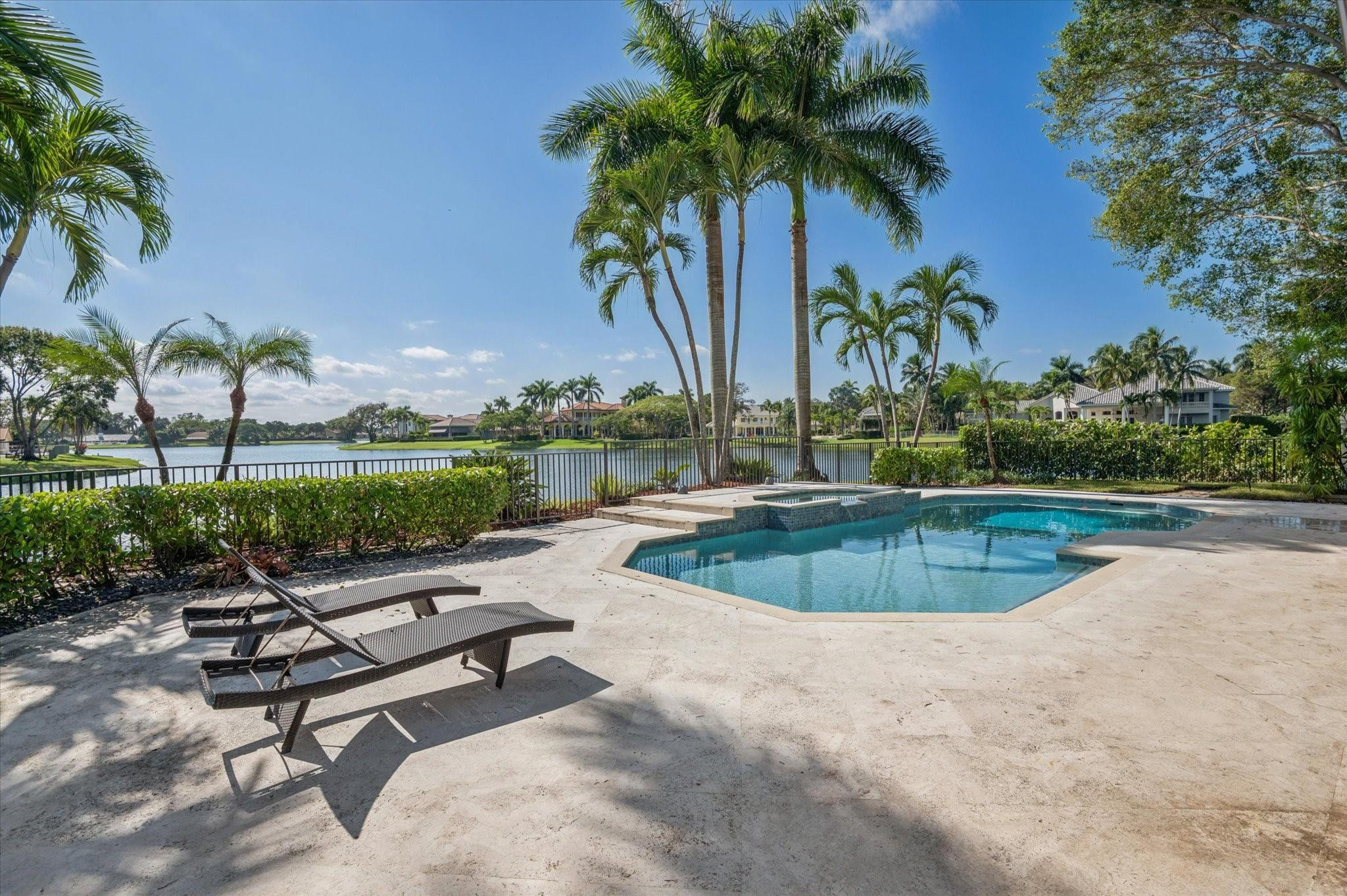 PARKLAND LAKES - Residential